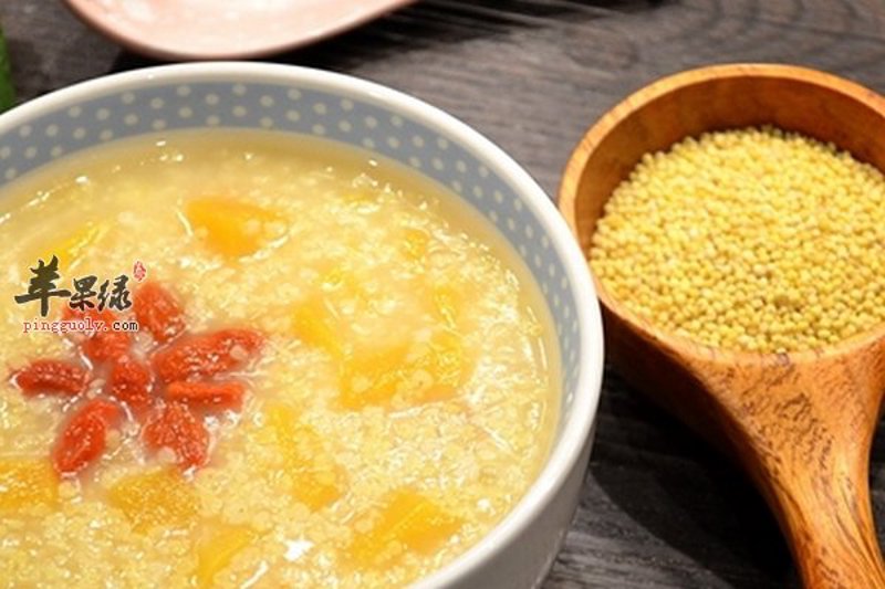 小米粥:温和美食与养生之道